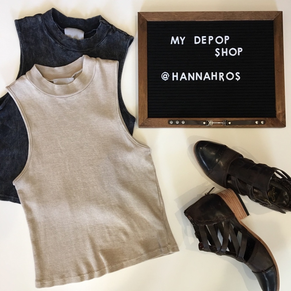 Cropped mock neck tank 🤗